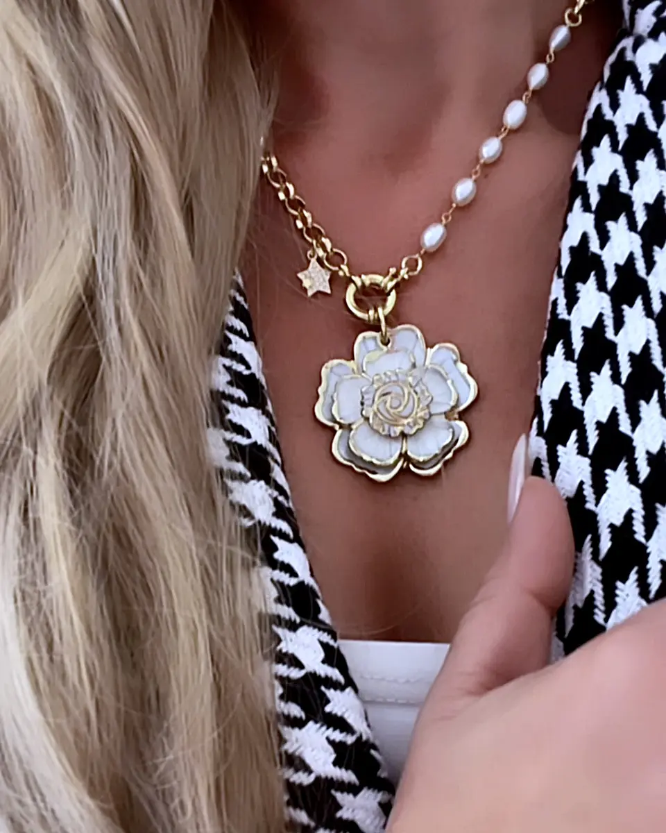 Collar Maxi Camelia Eslabones mixtos perlas Gold 1