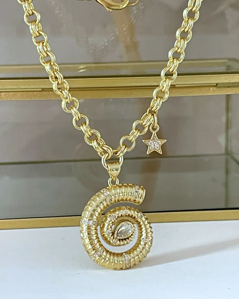 Collar Caracola punto de luz estrella gold 3