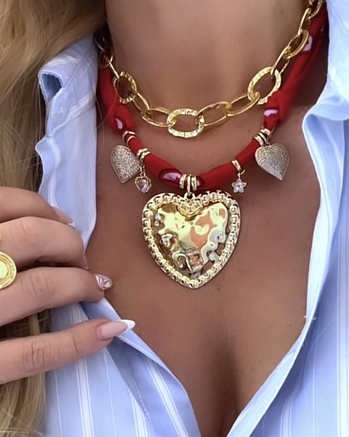 Pack de Collares Bandana Roja Multidije +Cadena Martillada Gold 1