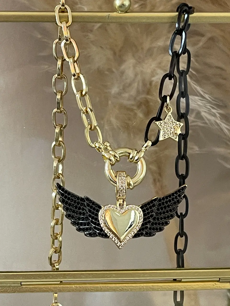 Collar Corazón Alado Black & Gold 1