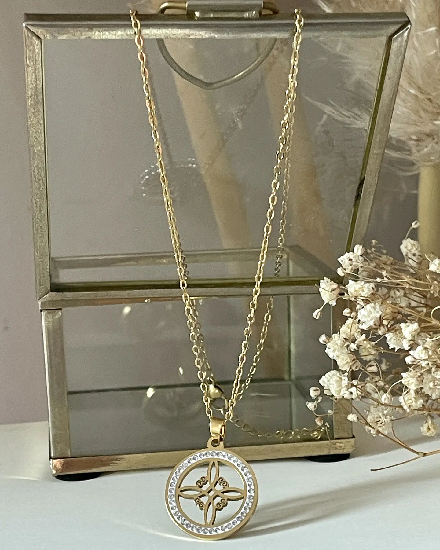 Collar Nudo de Bruja cadena delgada Gold 6