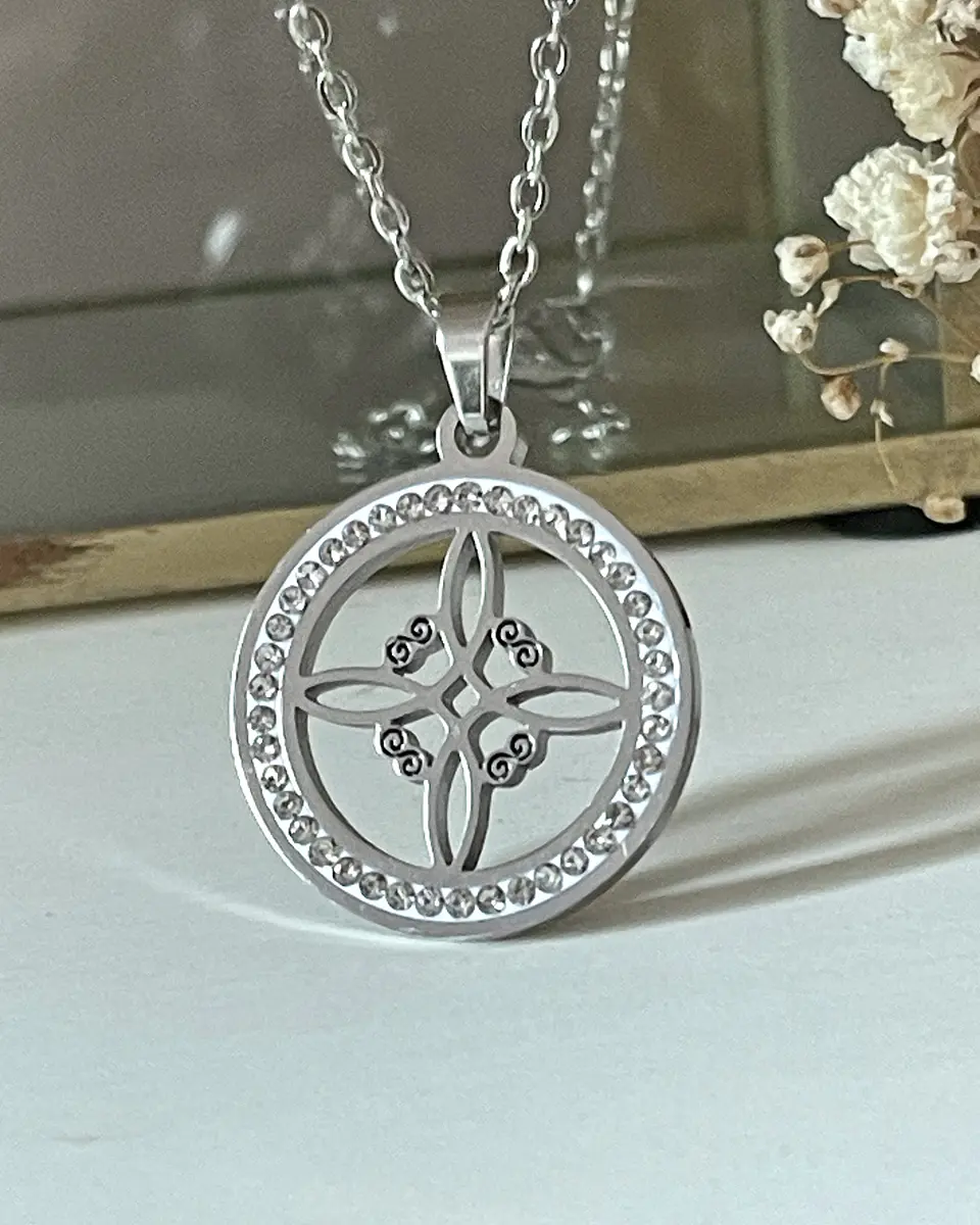 Collar Nudo de Bruja cadena delgada Silver 2
