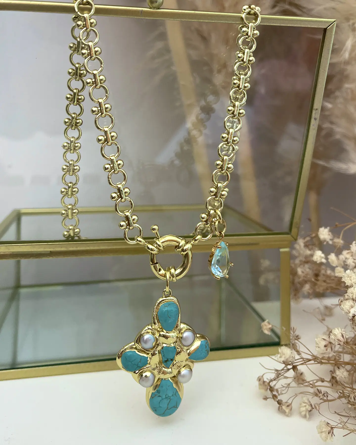 Collar Cruz Turquesa Perlas cristal Gold 1