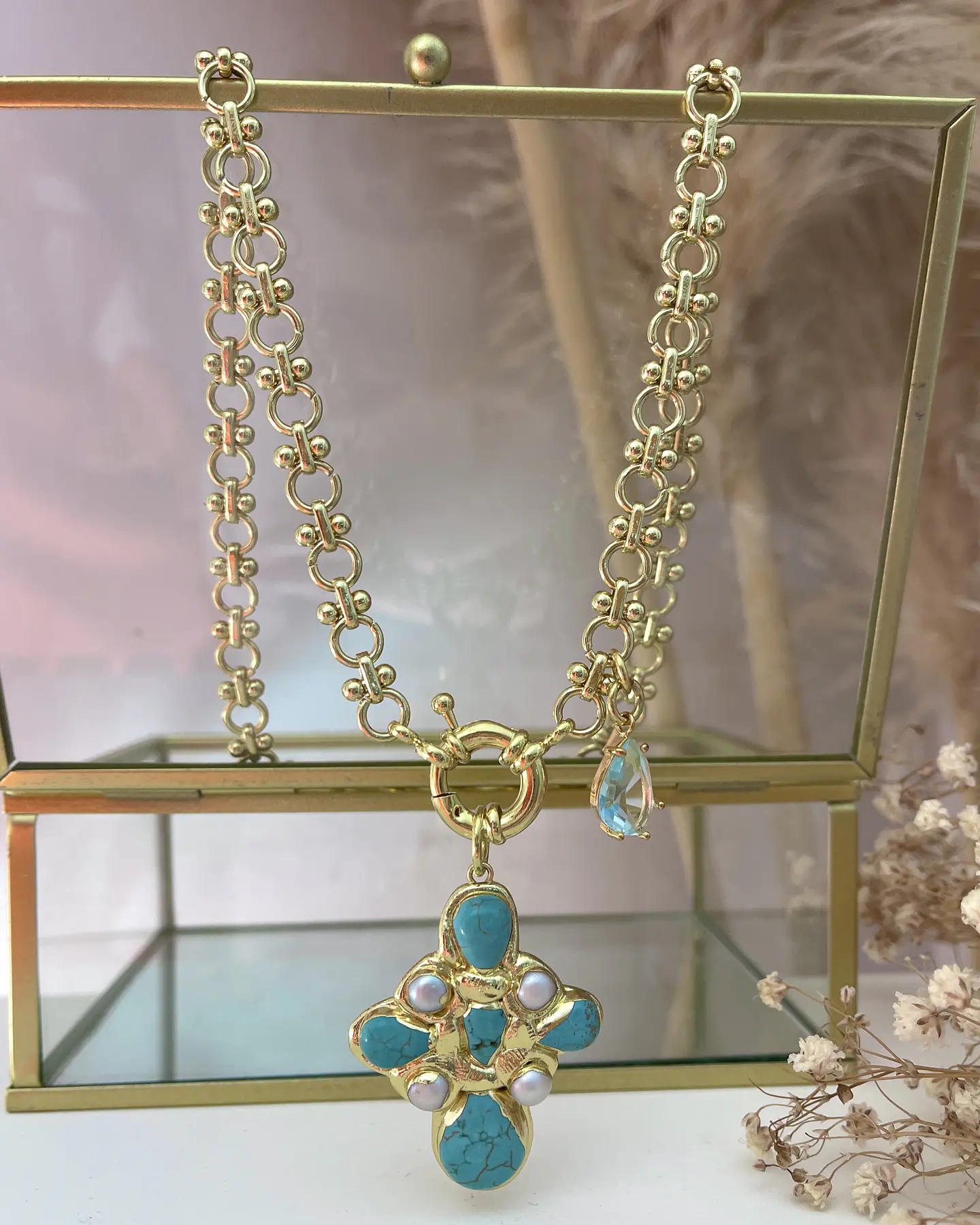Collar Cruz Turquesa Perlas cristal Gold 3