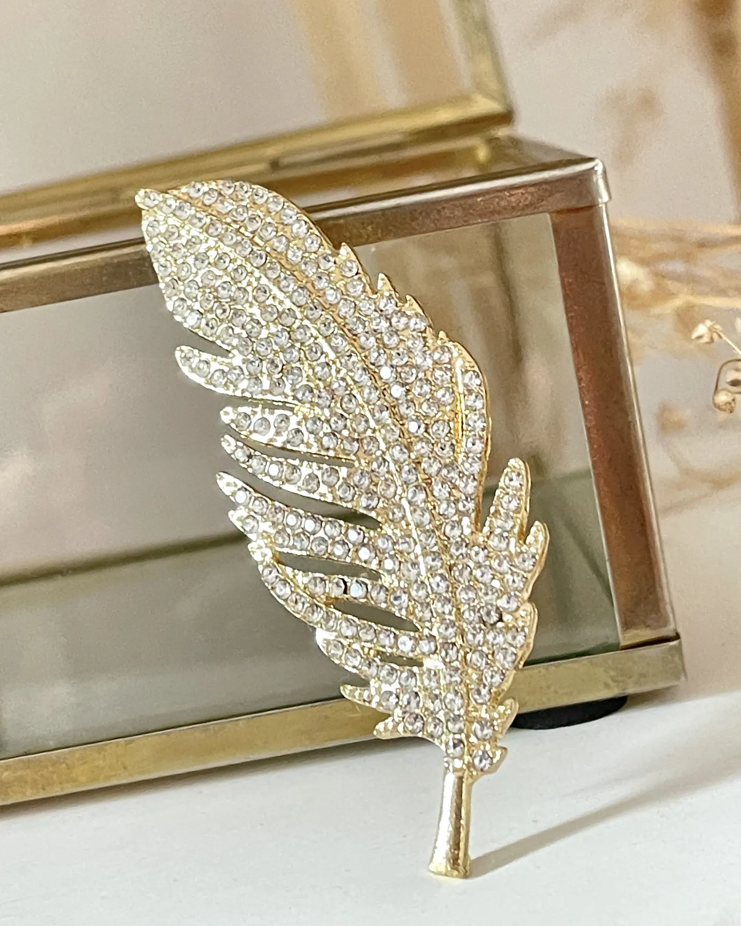 Broche Feather Strass Gold 2
