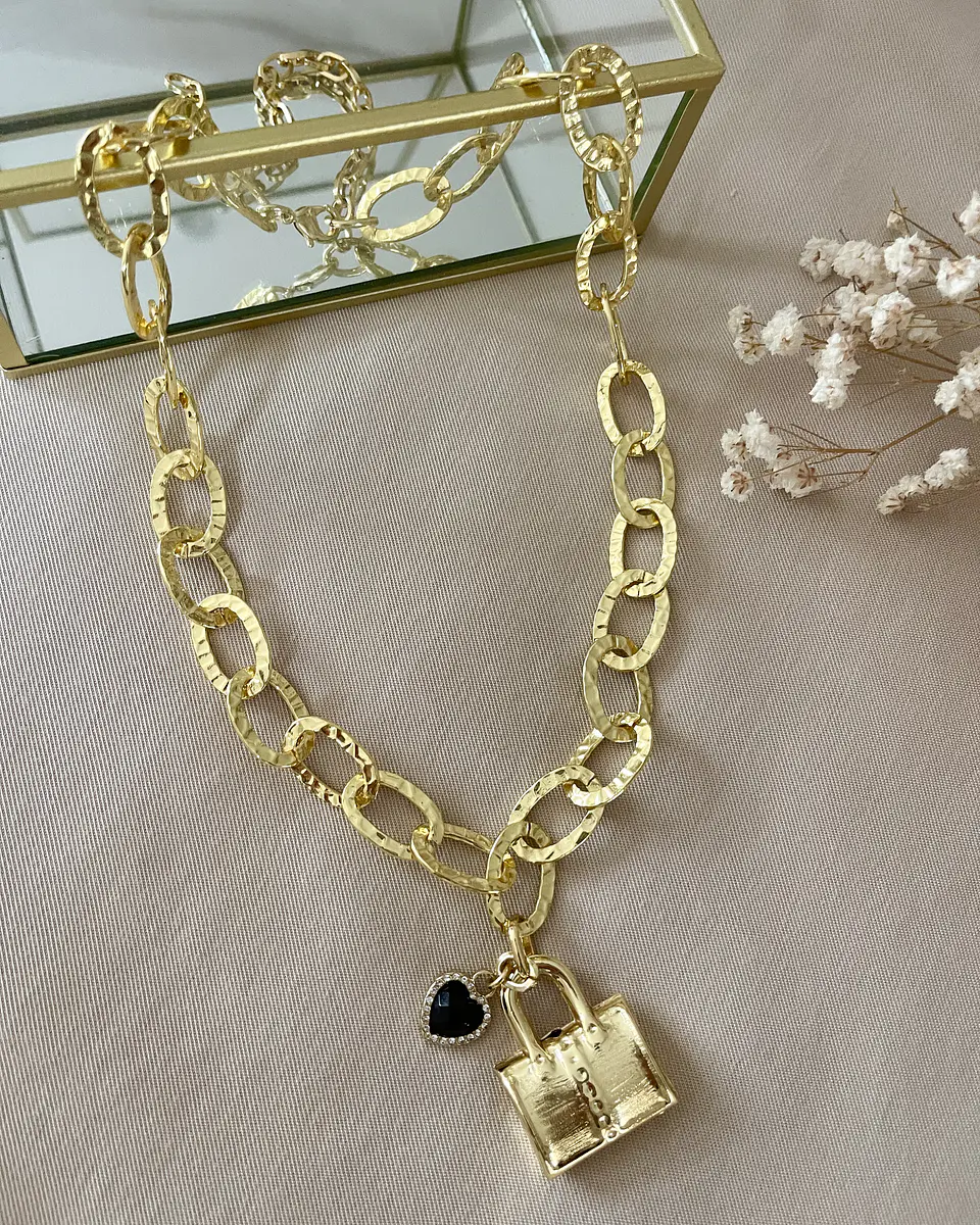Collar Candado corazón Black maxi eslabones Gold 2