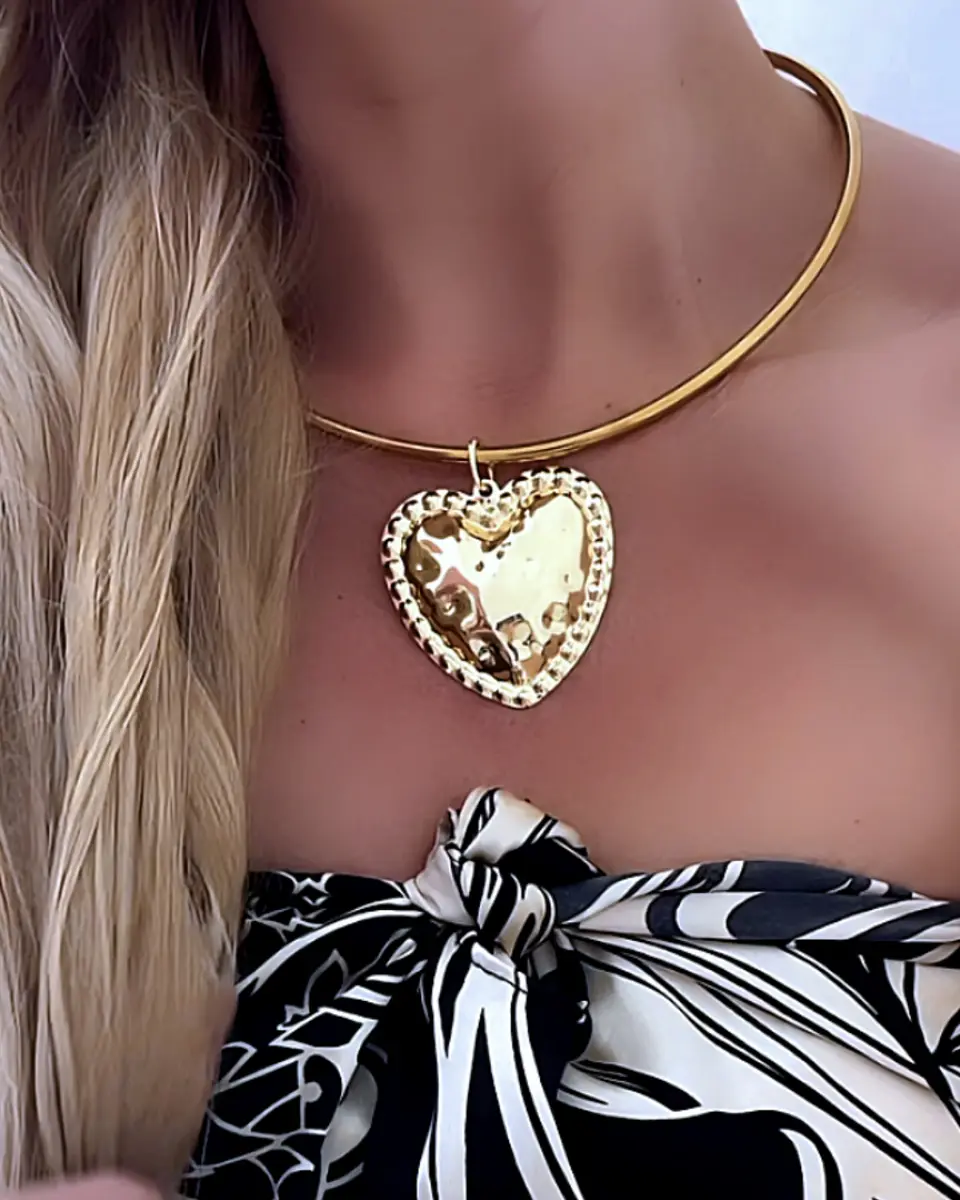 Collar Tiara Tubo Maxi Corazón Martillado Gold 1