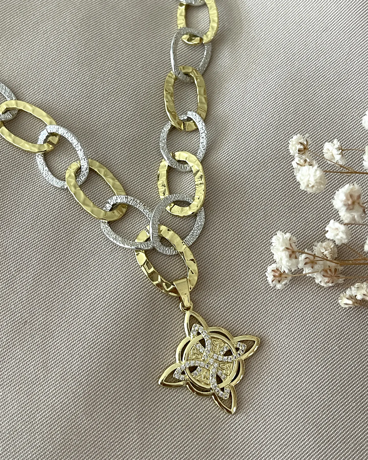 Collar Nudo de Bruja Maxi Eslabones Silver & Gold 4