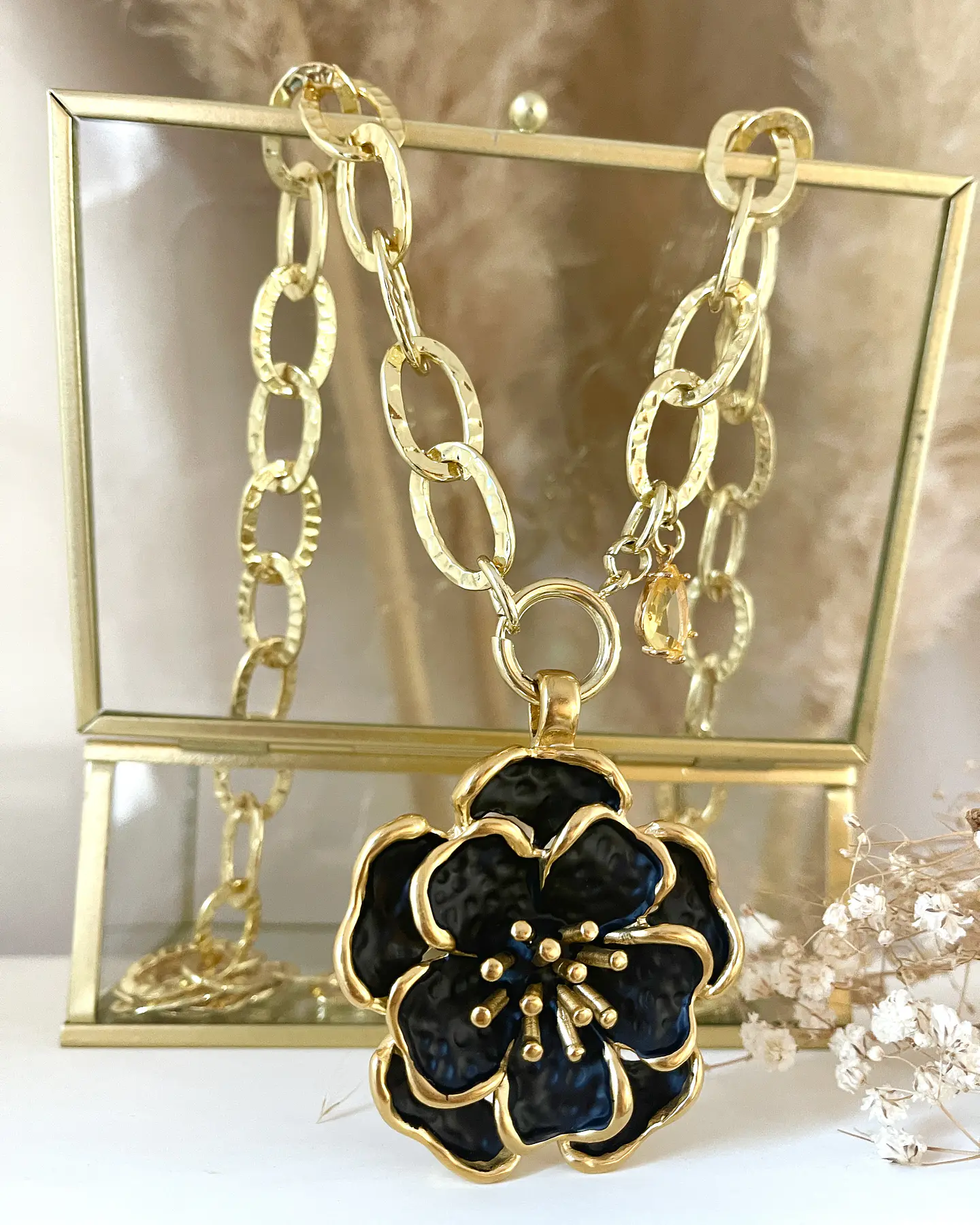 Collar XL Maxi Camelia Black Esmaltada Gold 7
