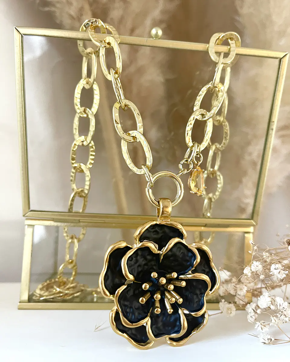 Collar XL Maxi Camelia Black Esmaltada Gold 7