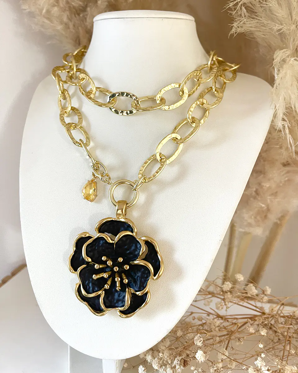 Collar XL Maxi Camelia Black Esmaltada Gold 10