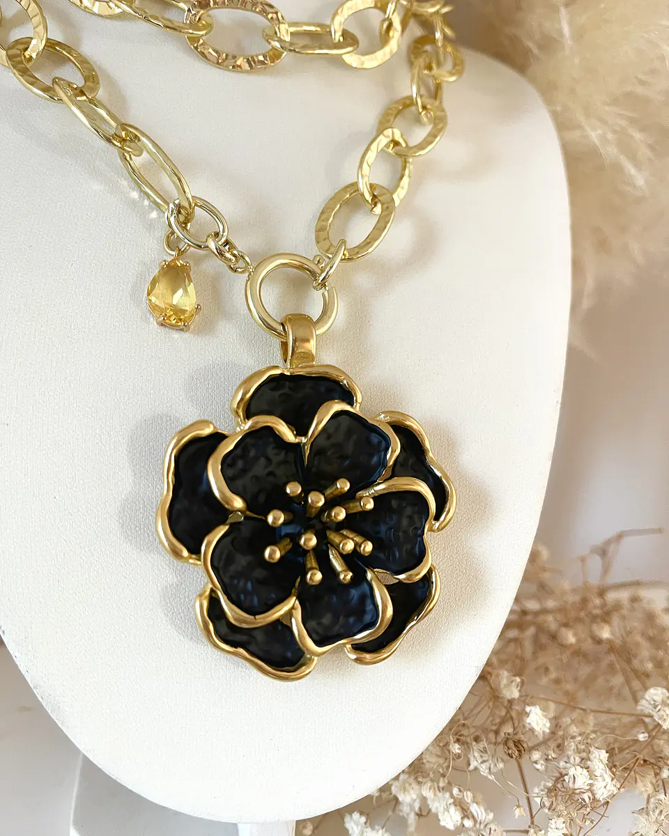 Collar XL Maxi Camelia Black Esmaltada Gold 13