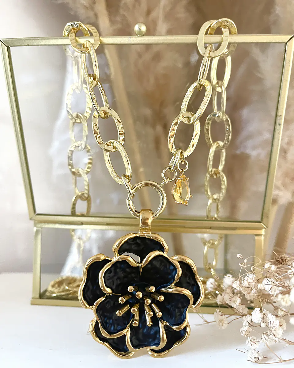 Collar XL Maxi Camelia Black Esmaltada Gold 3