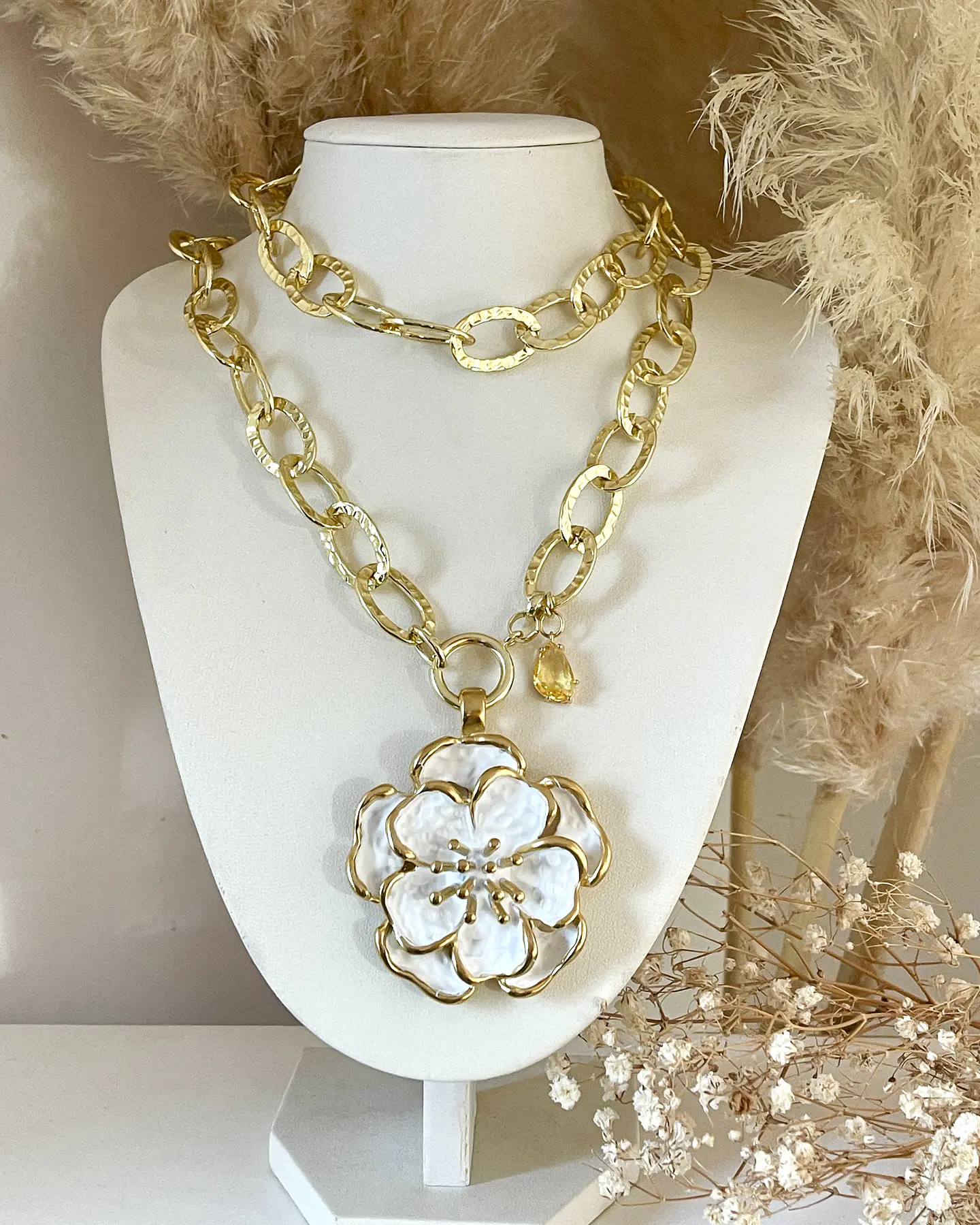 Collar XL Maxi Camelia White Esmaltada Gold  4