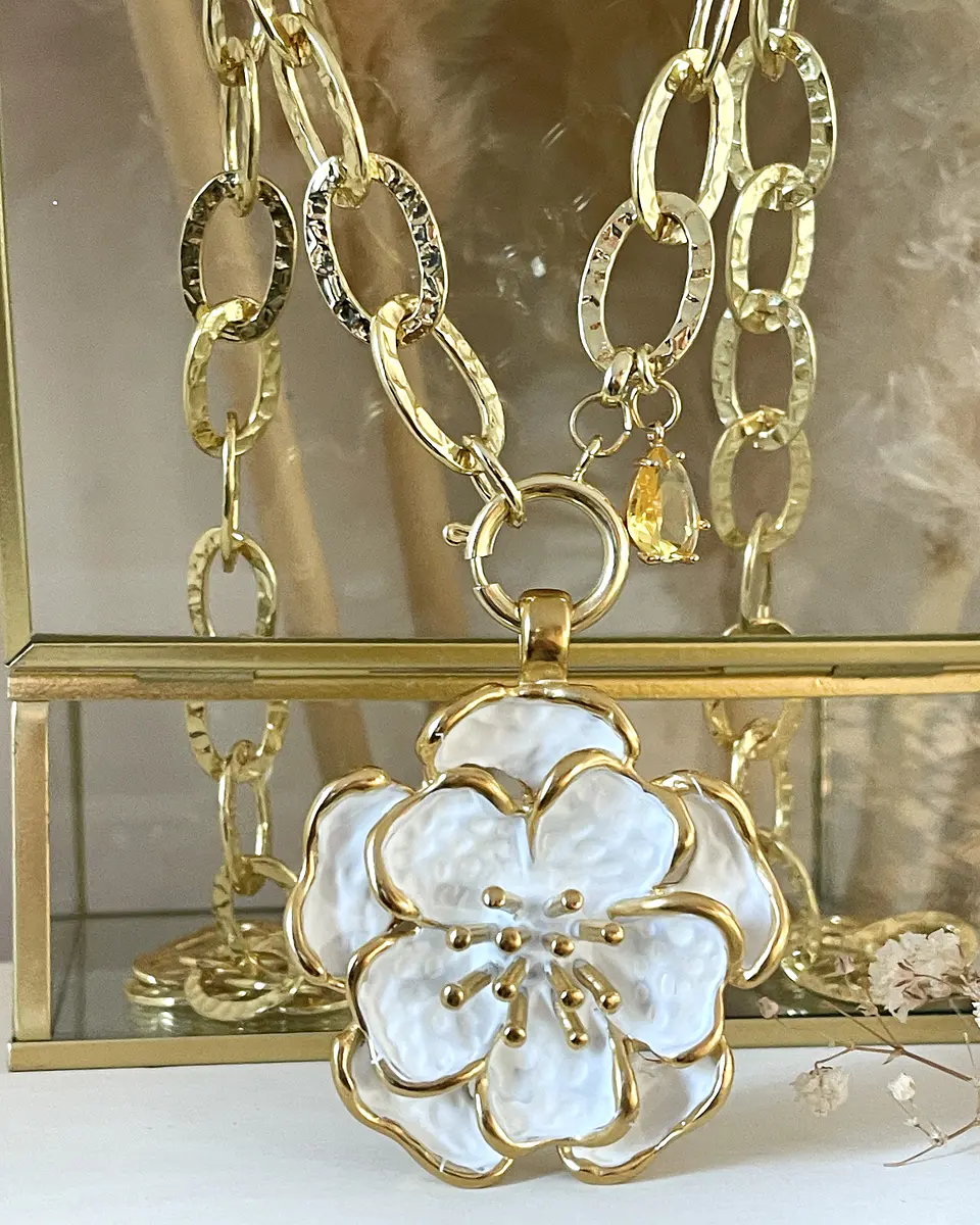 Collar XL Maxi Camelia White Esmaltada Gold  10