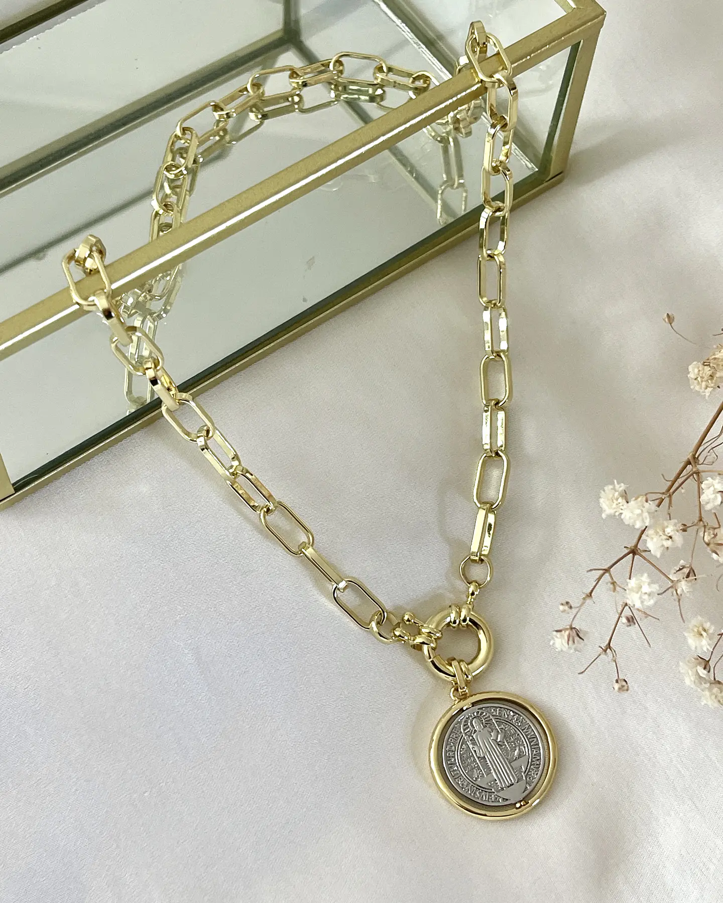 Collar Medalla San Benito Silver Gold 1