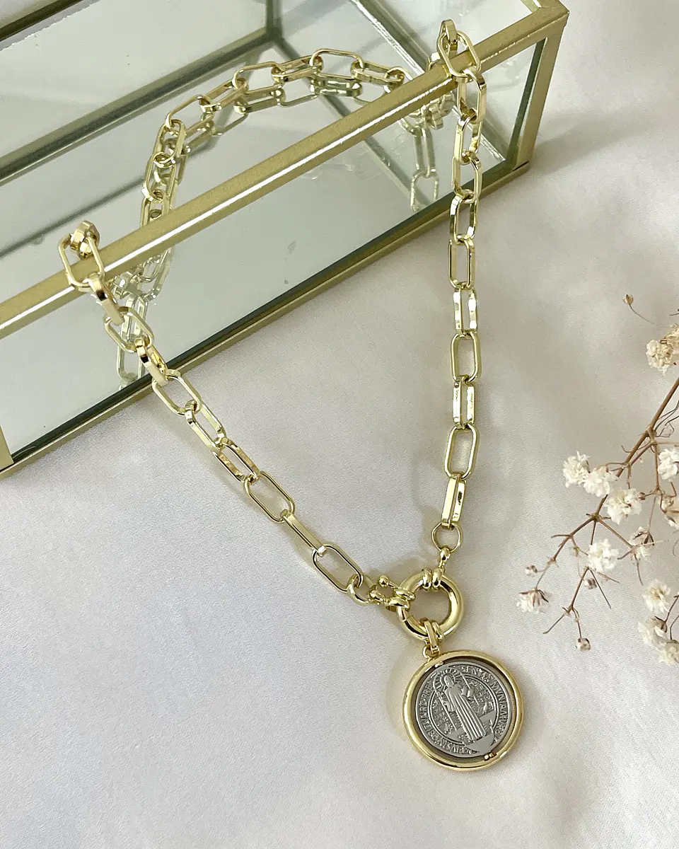 Collar Medalla San Benito Silver Gold 1