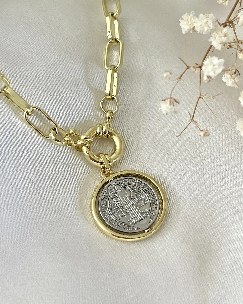 Collar Medalla San Benito Silver Gold 5