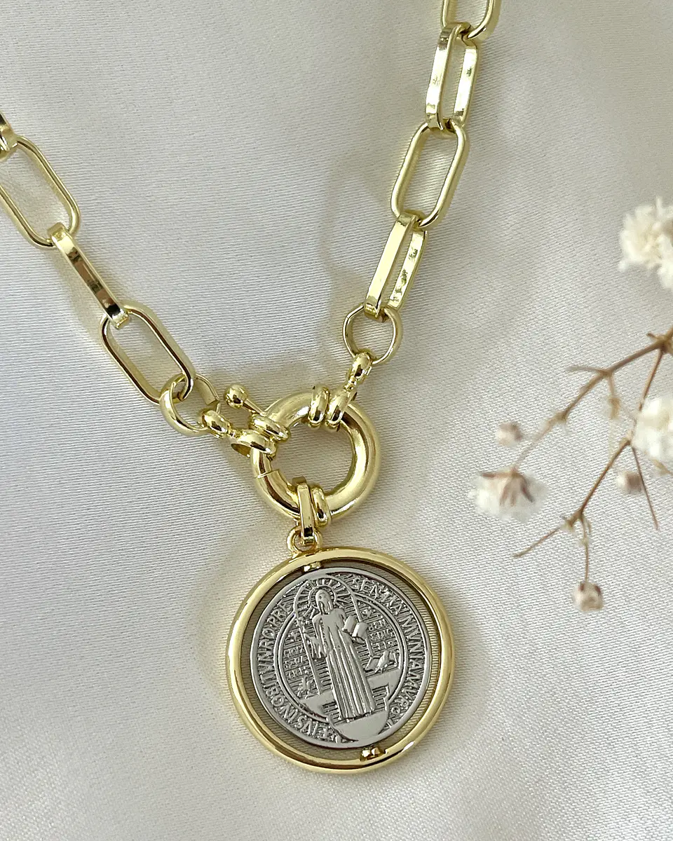 Collar Medalla San Benito Silver Gold 7
