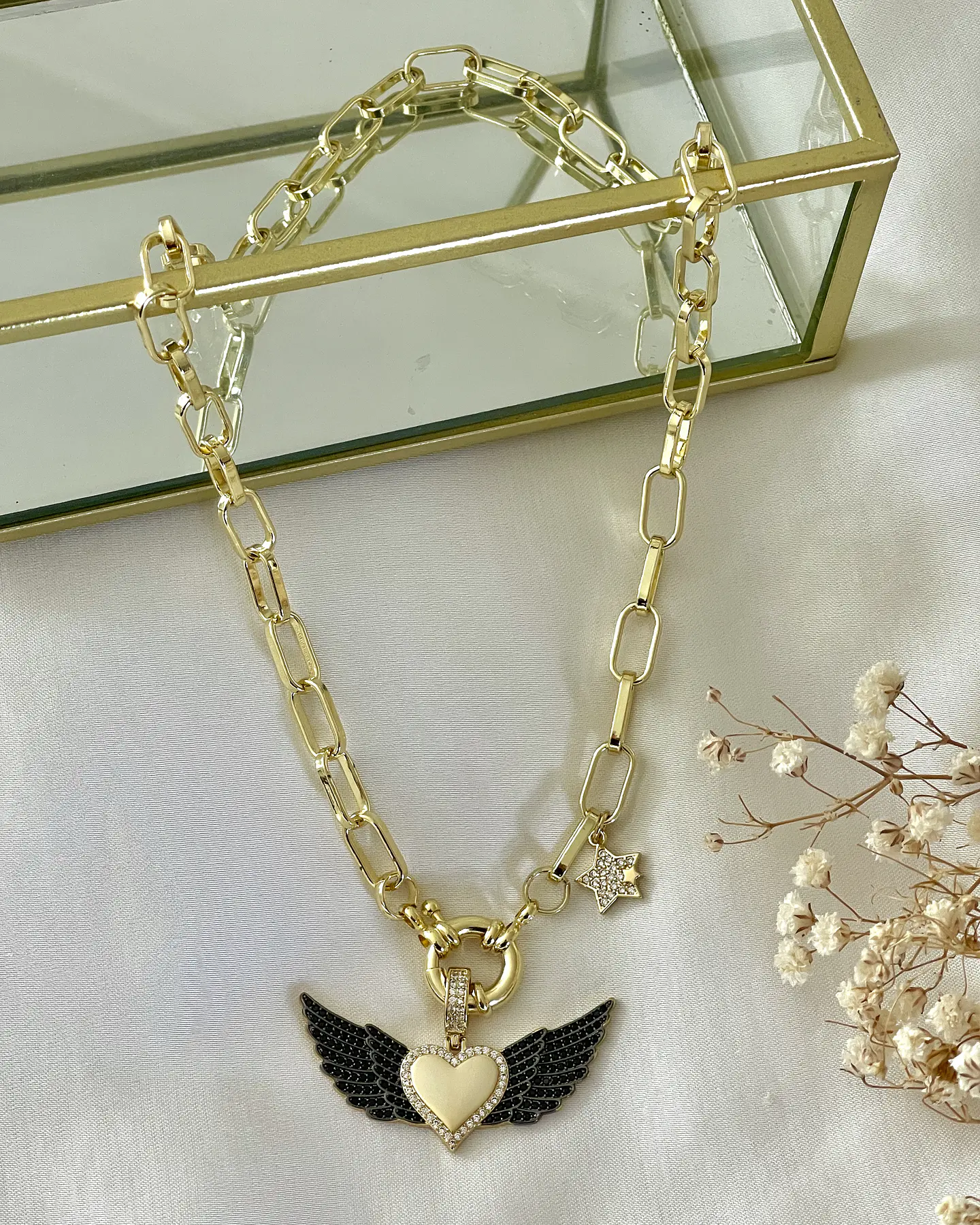 Collar Corazón Alado Black Gold 2