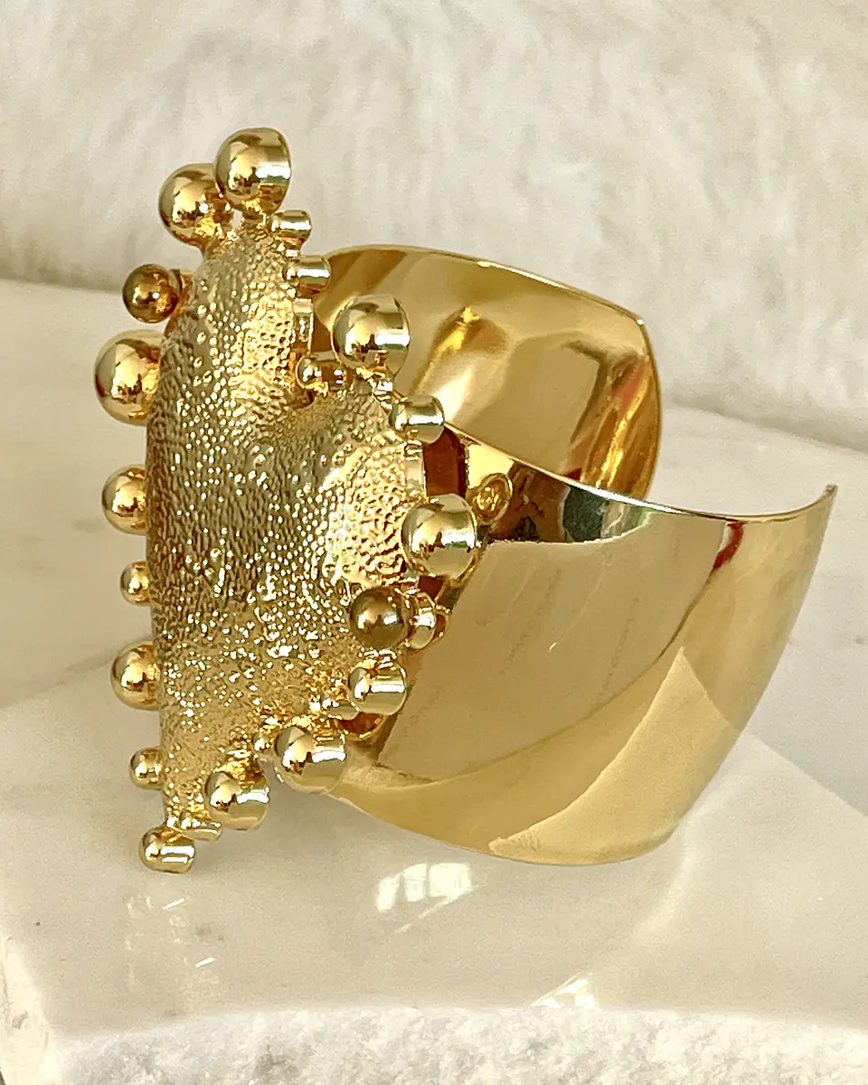 Maxi Brazalete Corazón Relieve y esferas Gold 3