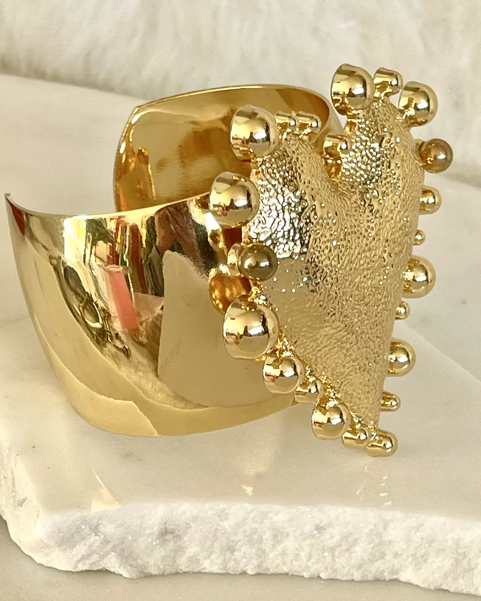 Maxi Brazalete Corazón Relieve y esferas Gold 2