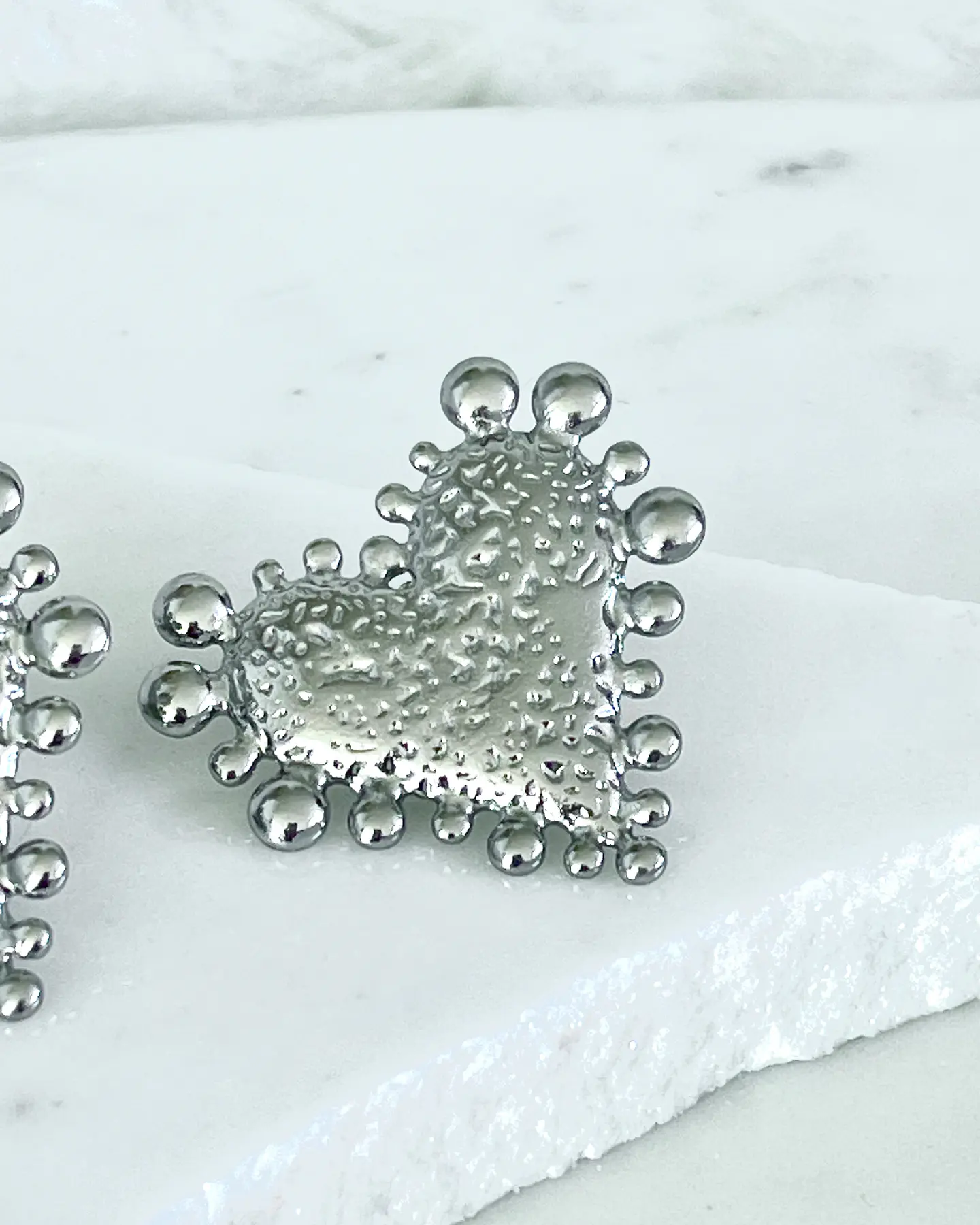  Aros Corazón Relieve y esferas silver 4