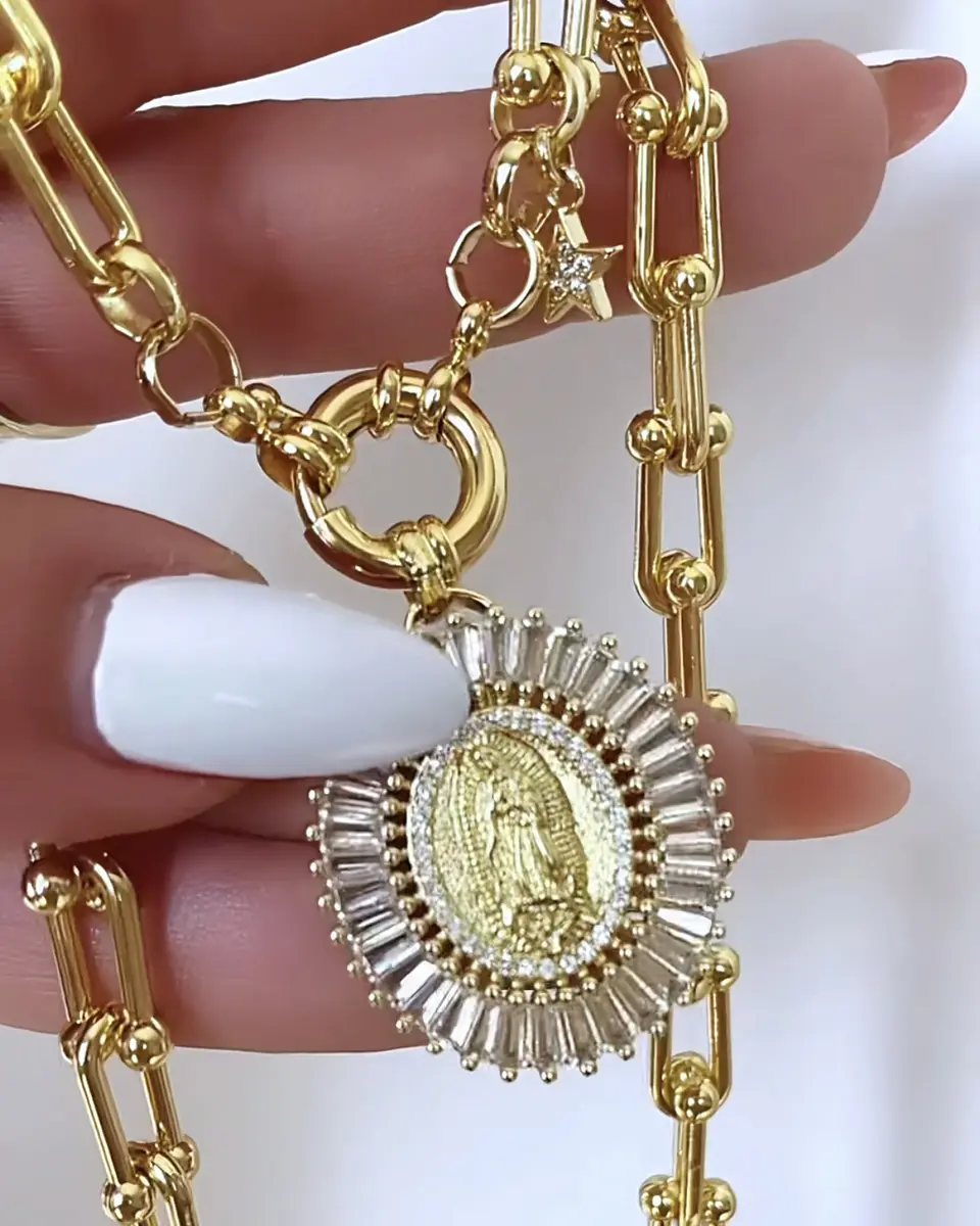 Collar Medallon Virgen Rayos eslabones tiffany Gold 2