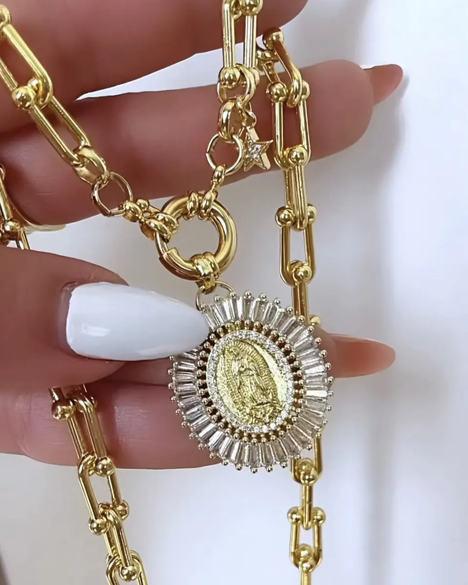 Collar Medallon Virgen Rayos eslabones tiffany Gold 6