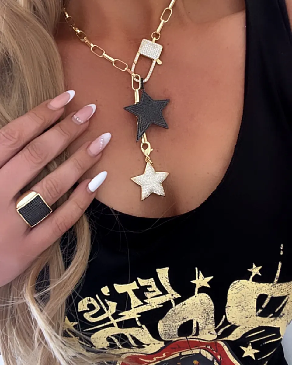Collar Dúo Estrellas Black y Gold Circones broche Luxury candado  1
