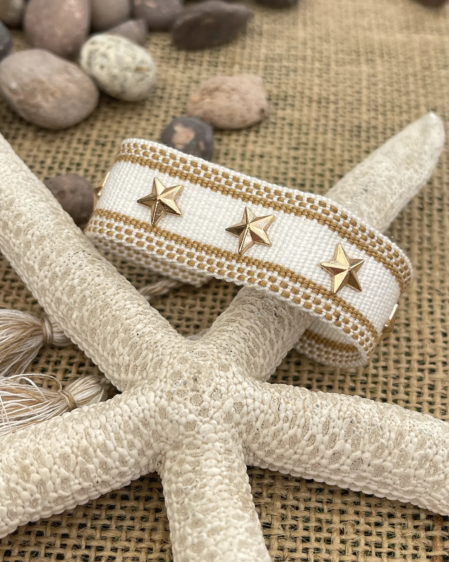 Pulsera Tejida Estrellas Gold 4