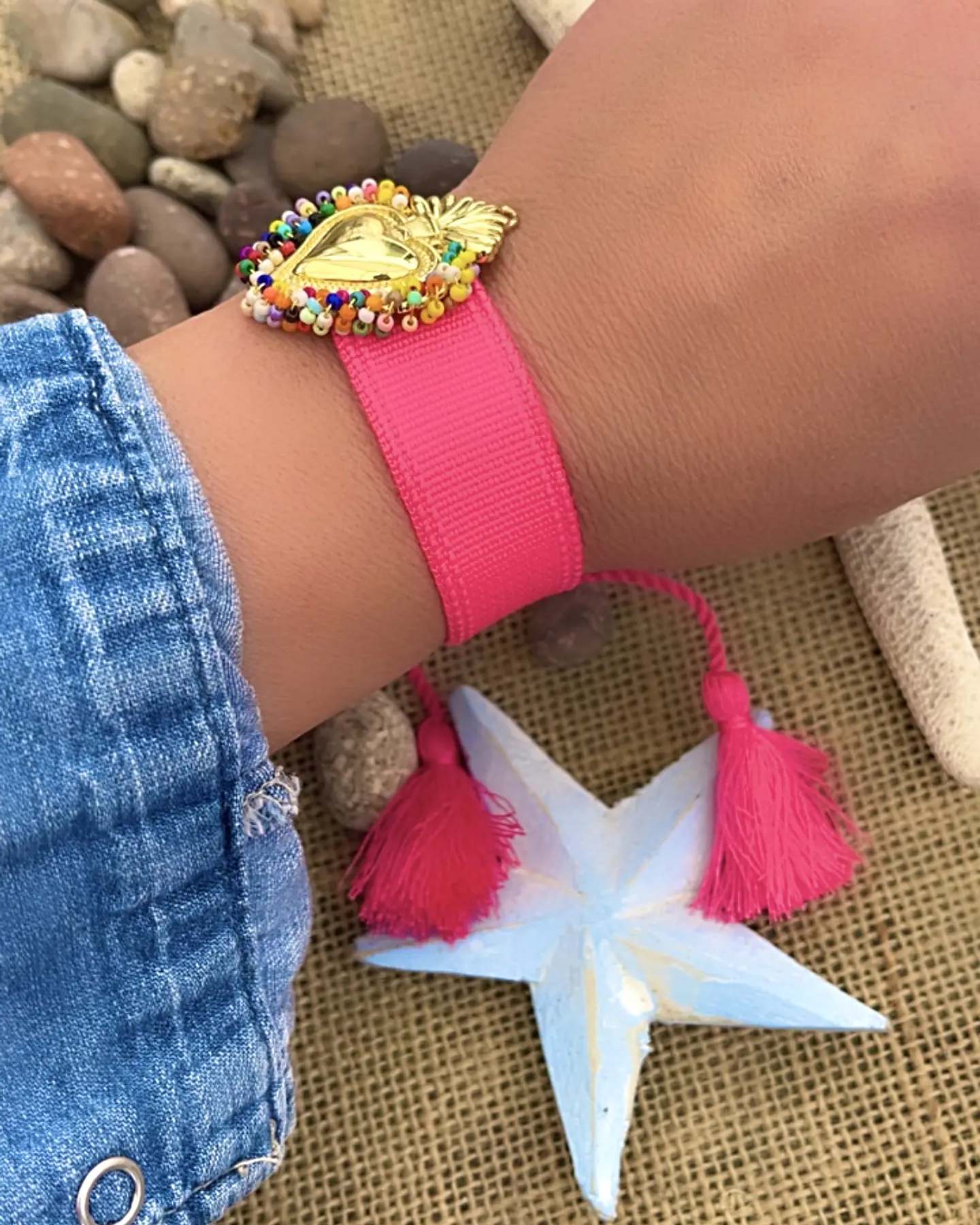 Pulsera Tejida Corazón detente Fucsia Gold  3