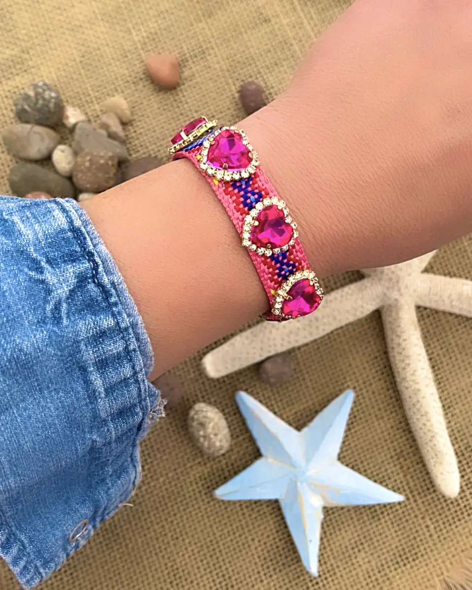 Pulsera Tejida hilera de Corazones Fucsia Gold 1