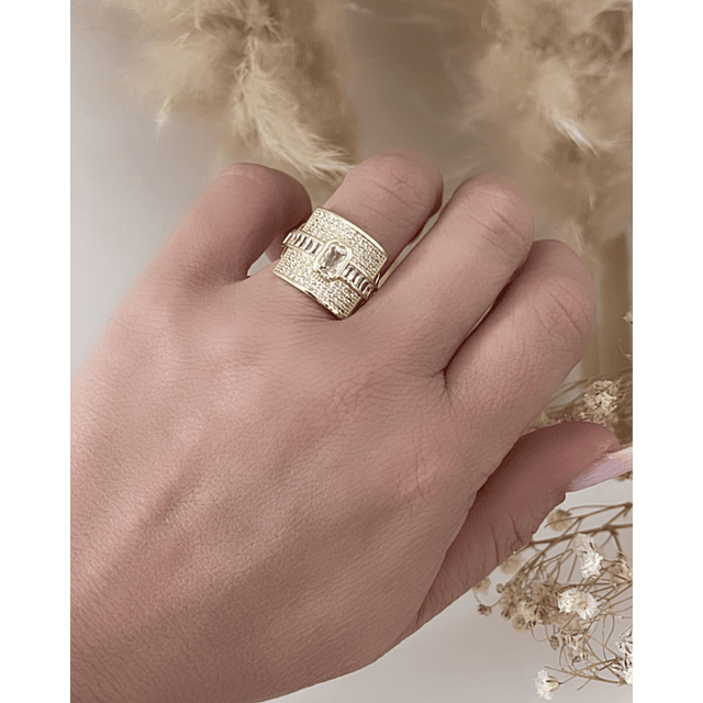Anillo Verona con Cintillo de Cristales y circones gold