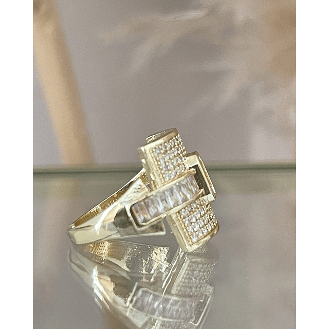 Anillo Verona con Cintillo de Cristales y circones gold
