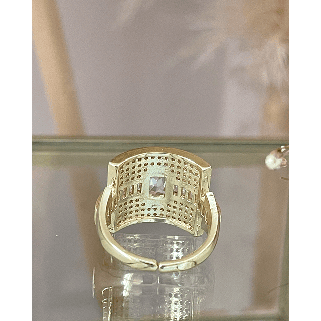 Anillo Verona con Cintillo de Cristales y circones gold