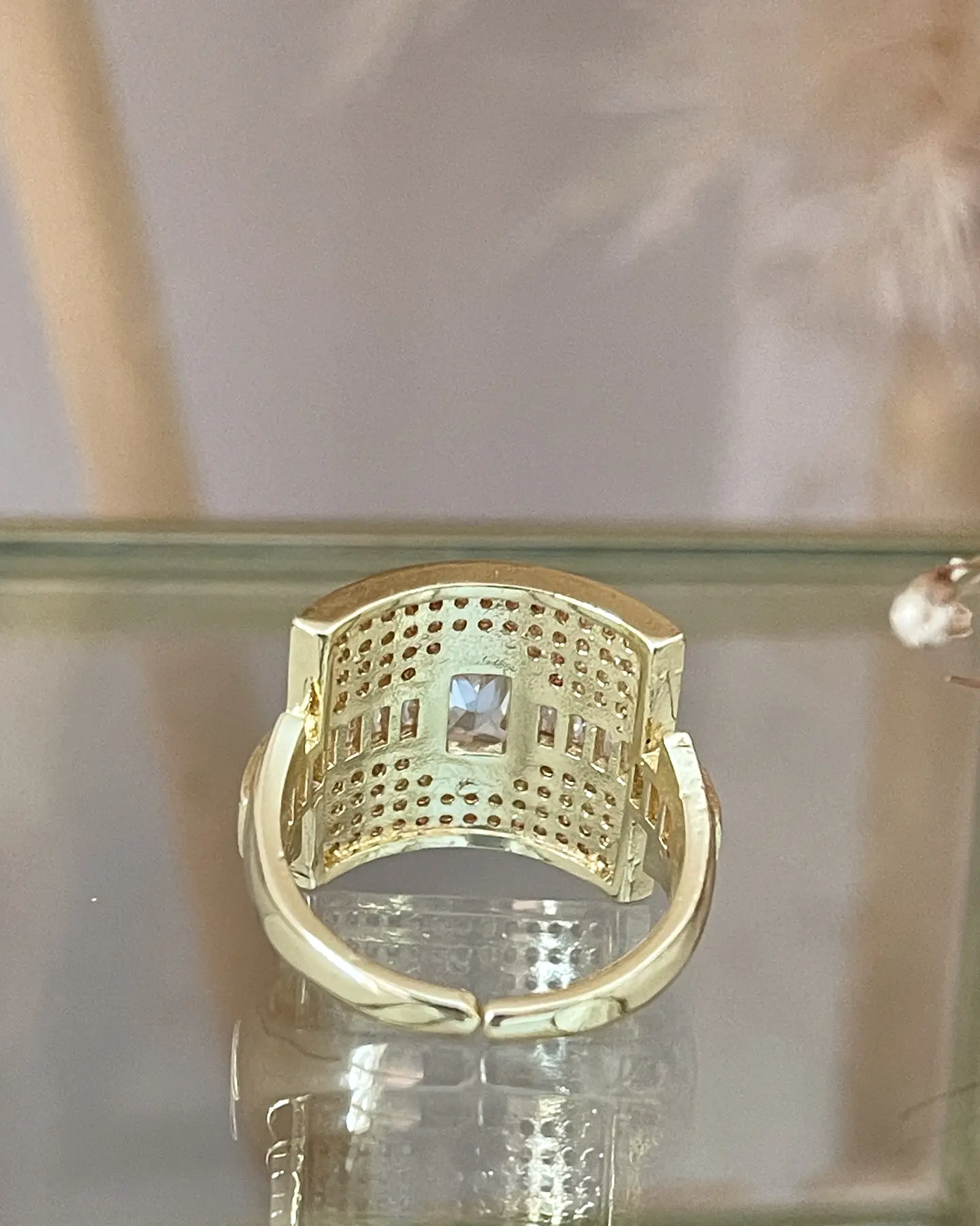 Anillo Verona con Cintillo de Cristales y circones gold 5