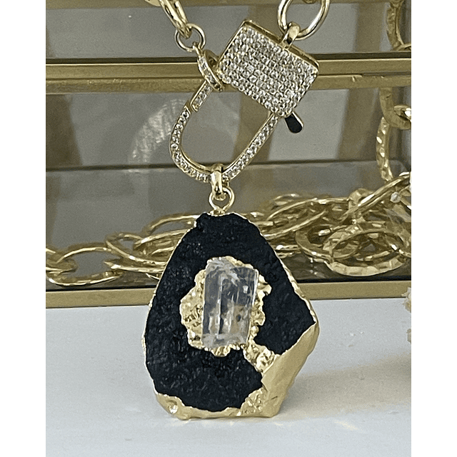 Collar XL  Negra Cuarzo Broche Candado Luxury gold 