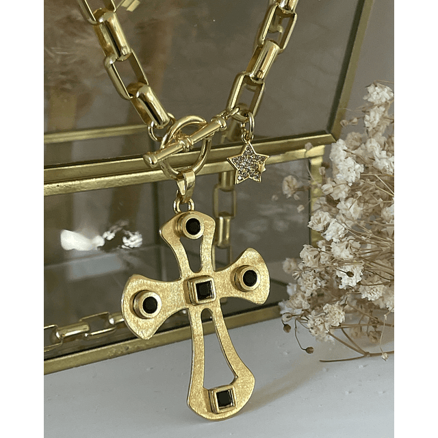 Collar Maxi Cruz Gold y Turmalina Negra Eslabones rectangulares gold 