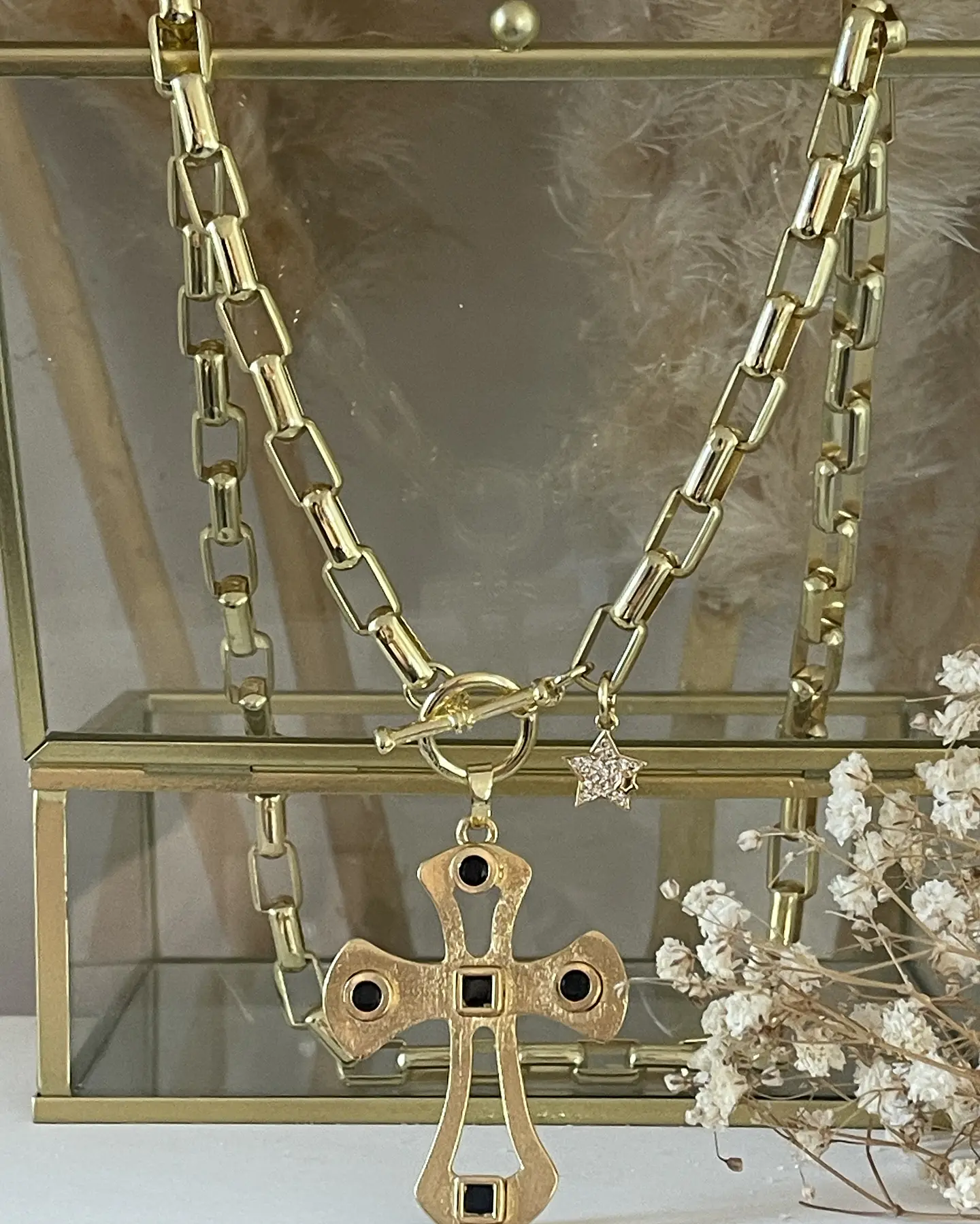 Collar Maxi Cruz Gold y Turmalina Negra Eslabones rectangulares gold  1
