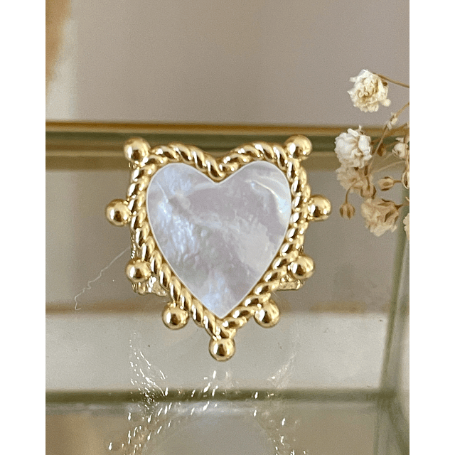 Anillo Corazón Nácar Martillado Gold