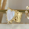 Anillo Corazón Nácar Martillado Gold