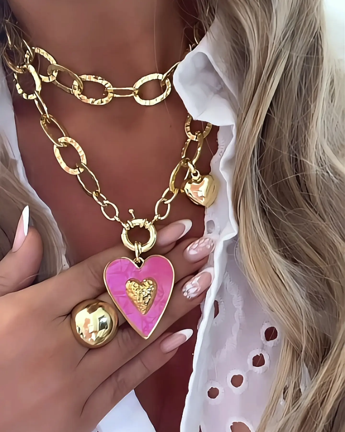 Collar XL Maxi Corazón Pink Maxi Eslabones Martillados Gold 3