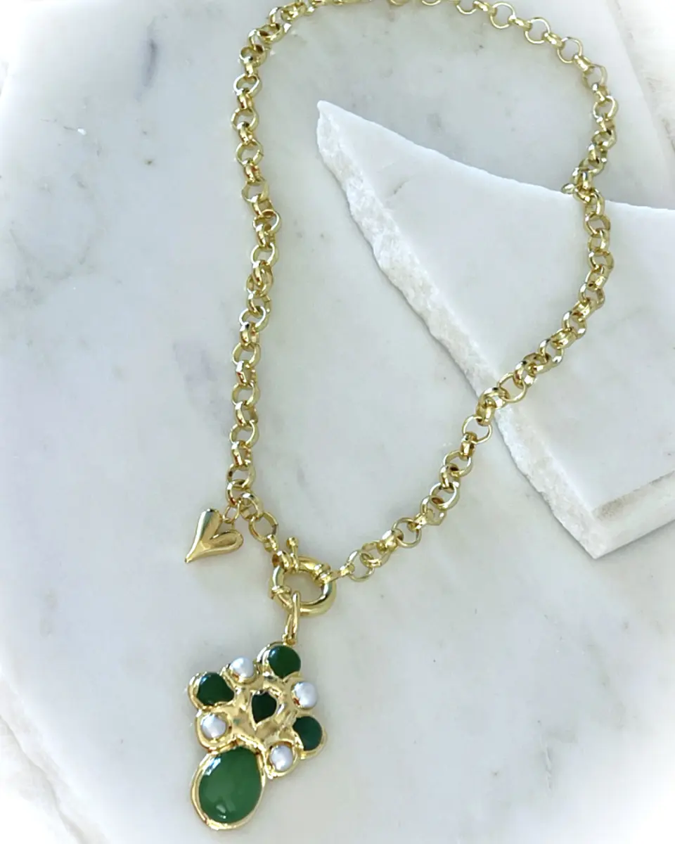 Collar Cruz Piedra Jade Perlas Gold 3