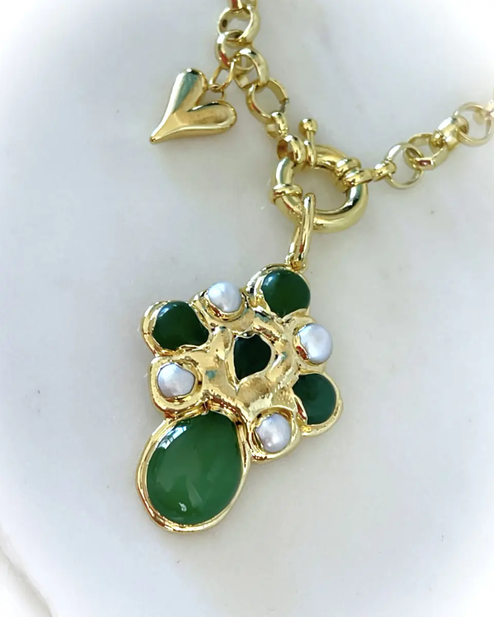 Collar Cruz Piedra Jade Perlas Gold 9