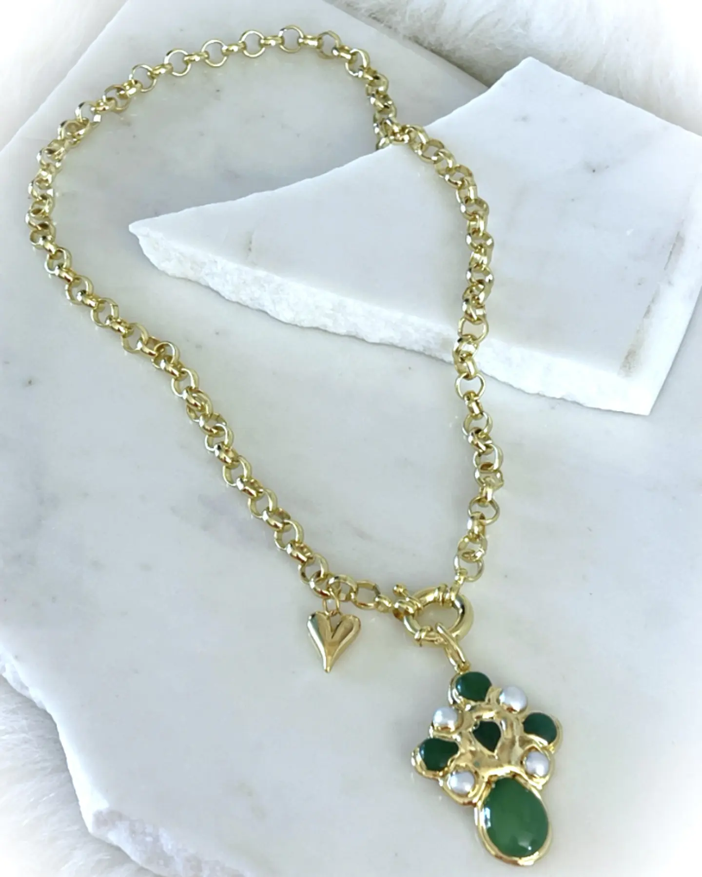 Collar Cruz Piedra Jade Perlas Gold 8