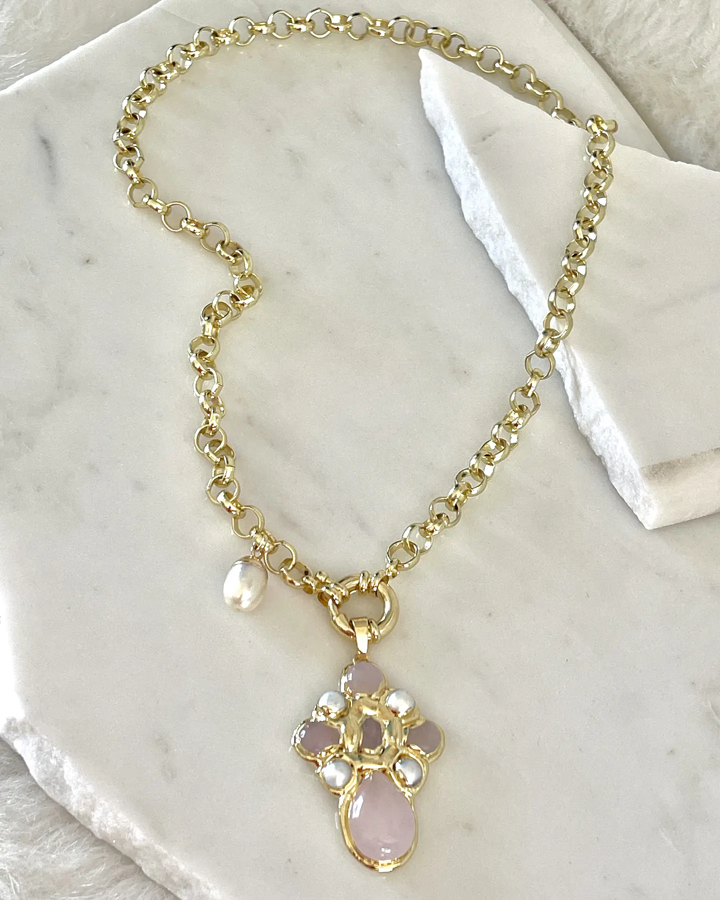 Collar Cruz Cuarzo Rosa Perlas Gold 3