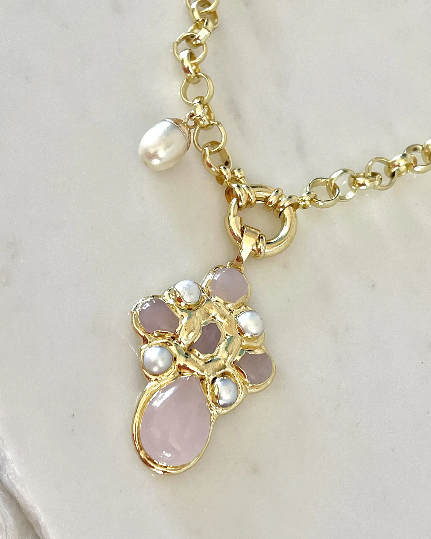 Collar Cruz Cuarzo Rosa Perlas Gold 4
