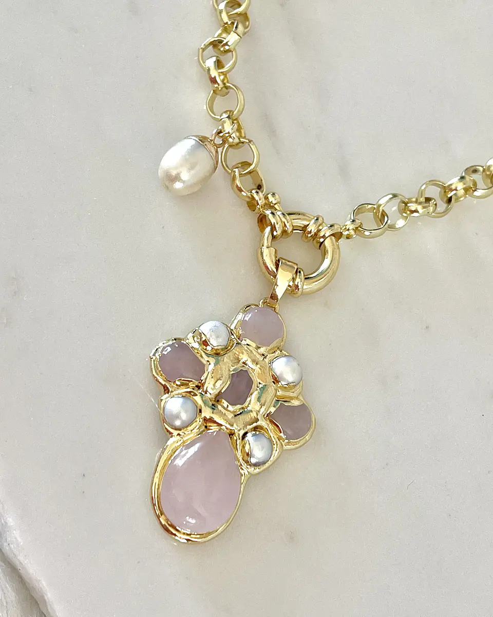 Collar Cruz Cuarzo Rosa Perlas Gold 4