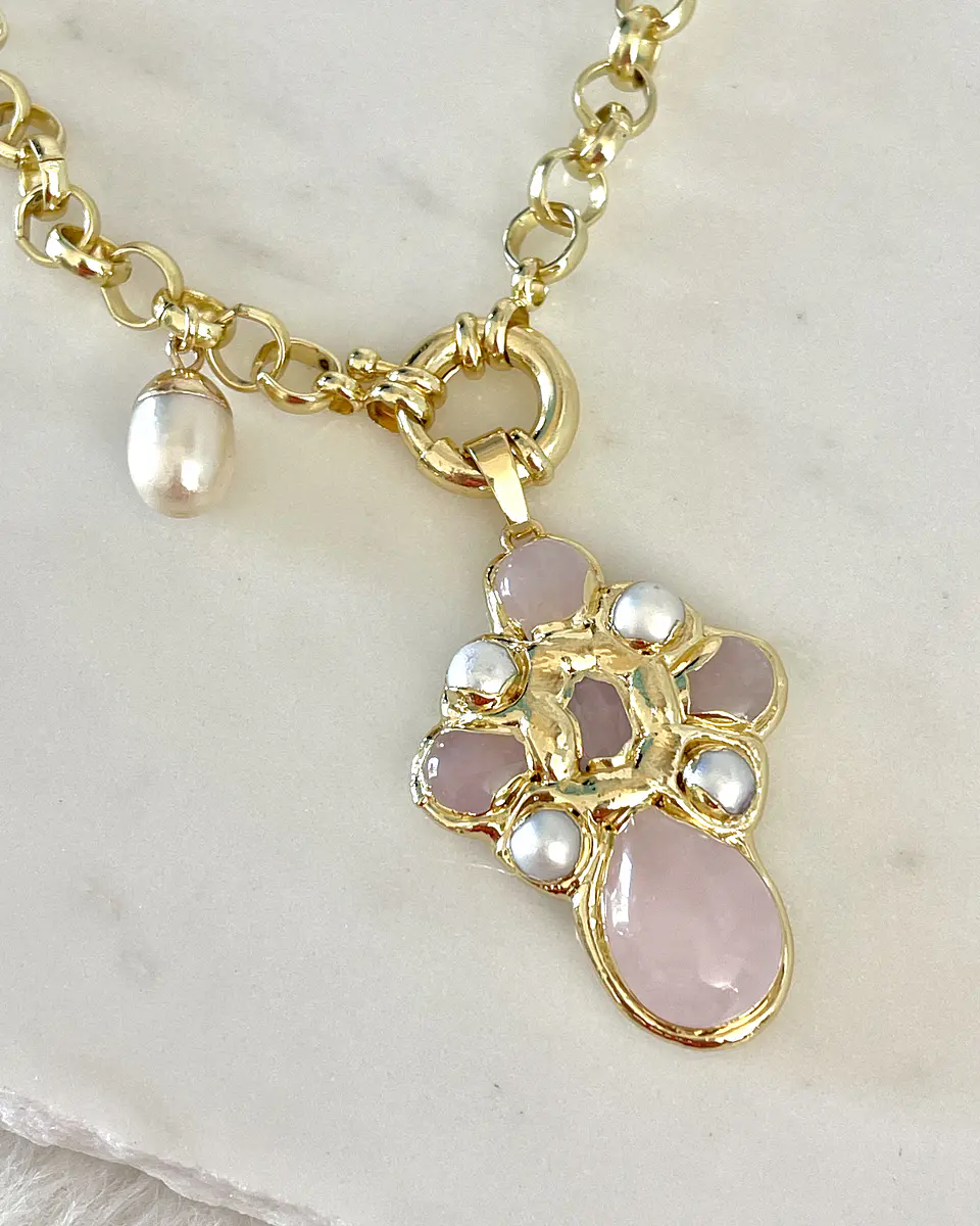 Collar Cruz Cuarzo Rosa Perlas Gold 2